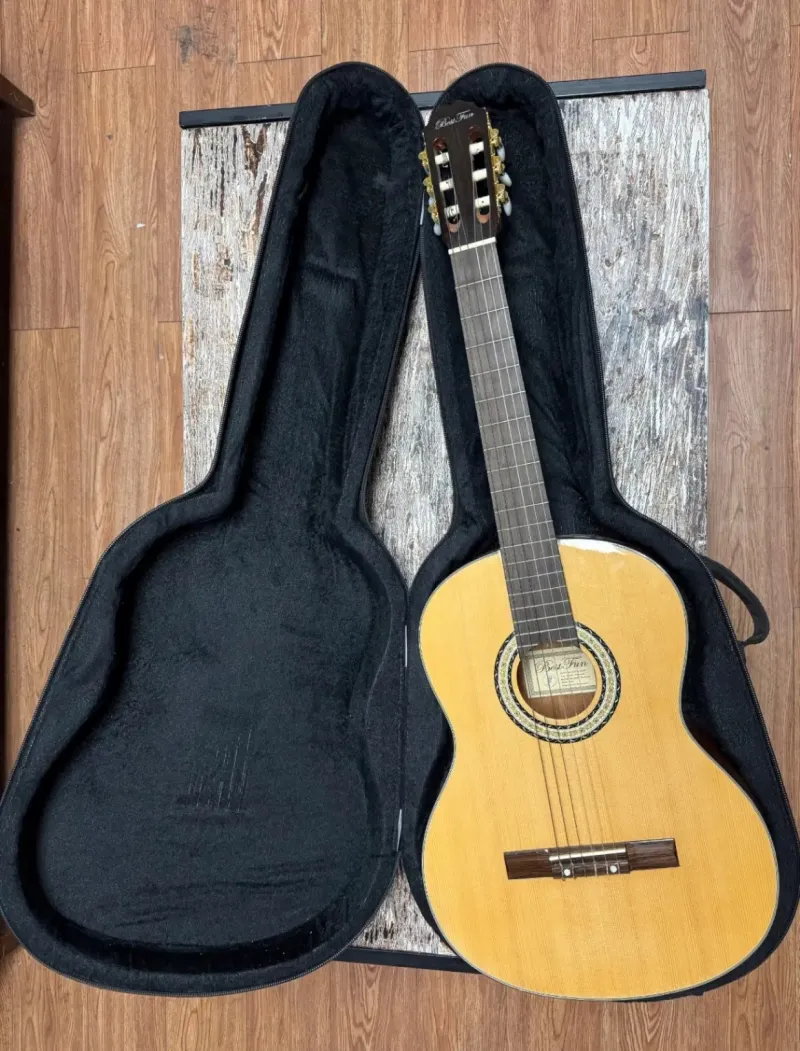 گیتار اکوستیک یاماها best fun E150