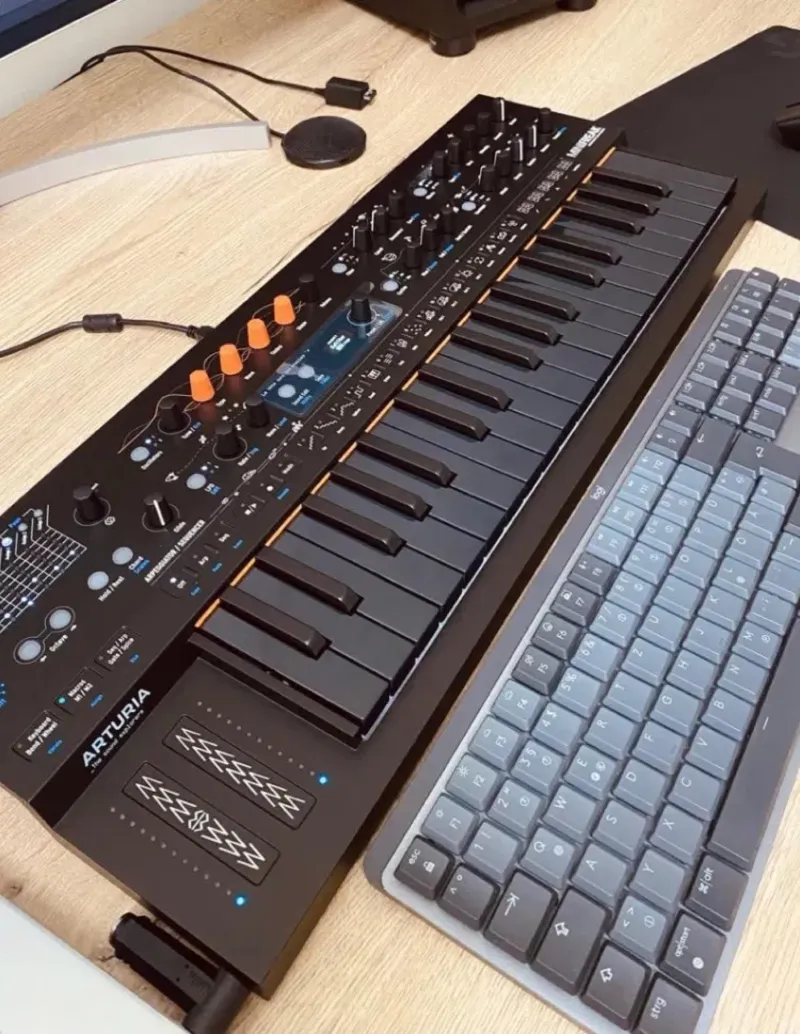 سینتی سایزر Arturia Minifreak لیمیتد ادیشن