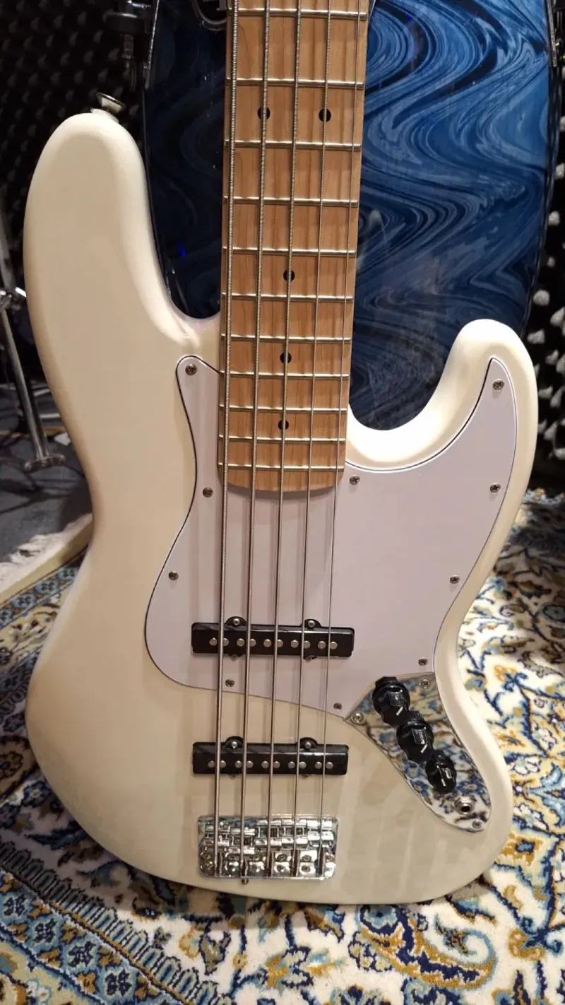 گیتار باس guitar Bass