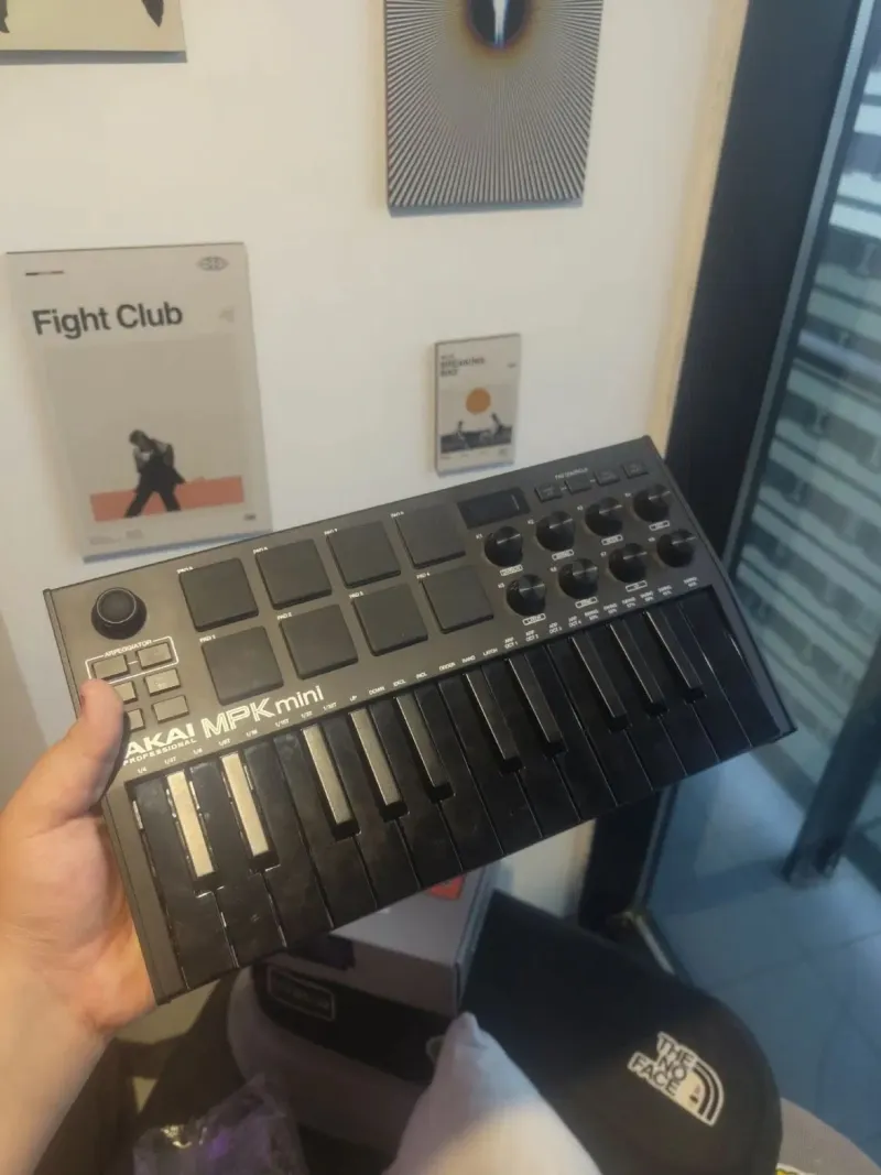 میدی کنترلر akai mpk mini black