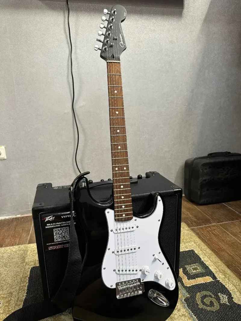 گیتار Guson stratocaster + امپ Peavey Vypyr X1