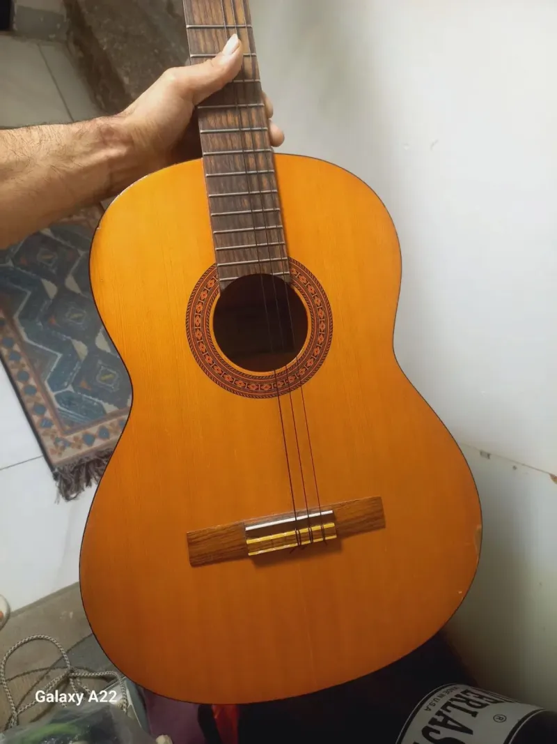 گیتار Yamaha c40 اصل اندونزی با کاور در حد نو